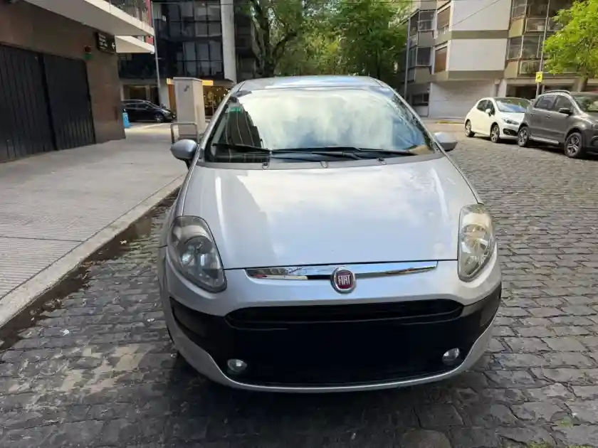 Fiat Punto 1.4 Attractive Pack Top Uconnect 2016 - foto 3