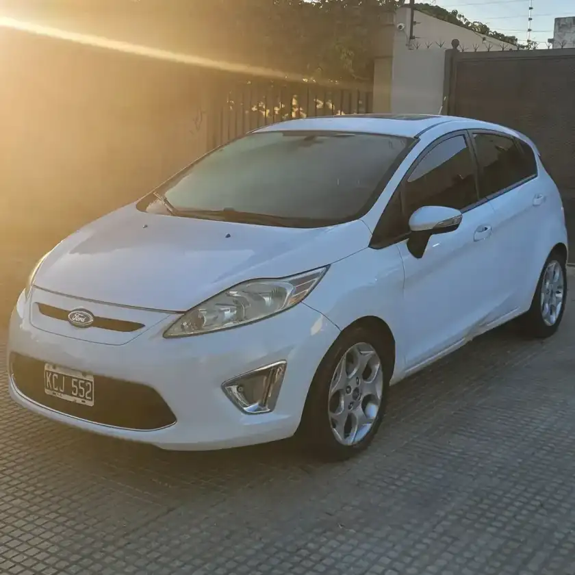 Ford Fiesta Kinetic 1.6 Design 120Cv Titanium 2011 - foto 1