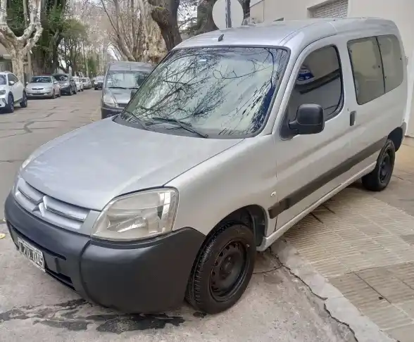 Citroën Berlingo Furgon 1.4 Pack 75Cv Am53 2012 - foto 1