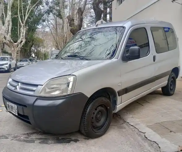 Citroën Berlingo Furgon 1.4 Pack 75Cv Am53 2012 - foto 2