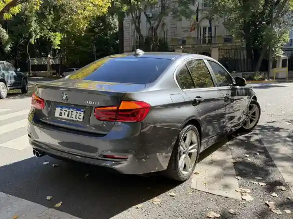 Bmw Serie 3 2.0 320I Sedan Executive 2017 - foto 4