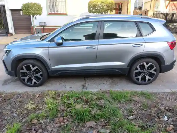 Volkswagen Taos 1.4 250 Tsi Highline Tiptronic 2025 - foto 3