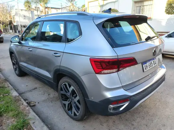 Volkswagen Taos 1.4 250 Tsi Highline Tiptronic 2025 - foto 4