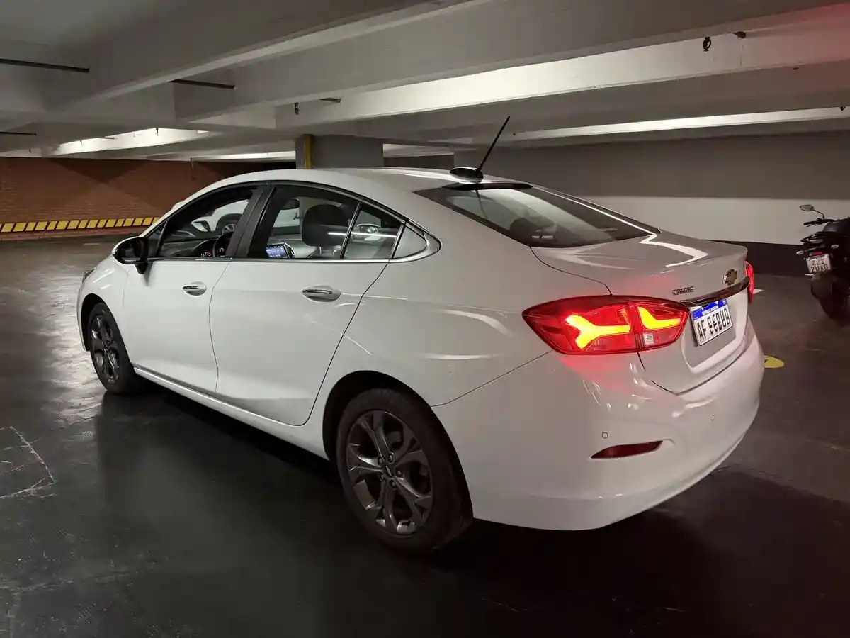 Chevrolet Cruze 5 1.4T Ltz At 2023 - foto 2