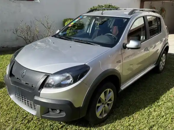 Renault Sandero Stepway 1.6 Expression Abs 105Cv 2013 - foto 2