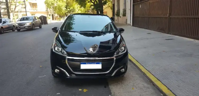 Peugeot 208 1.6 Allure Nav Tiptronic 2017 - foto 2