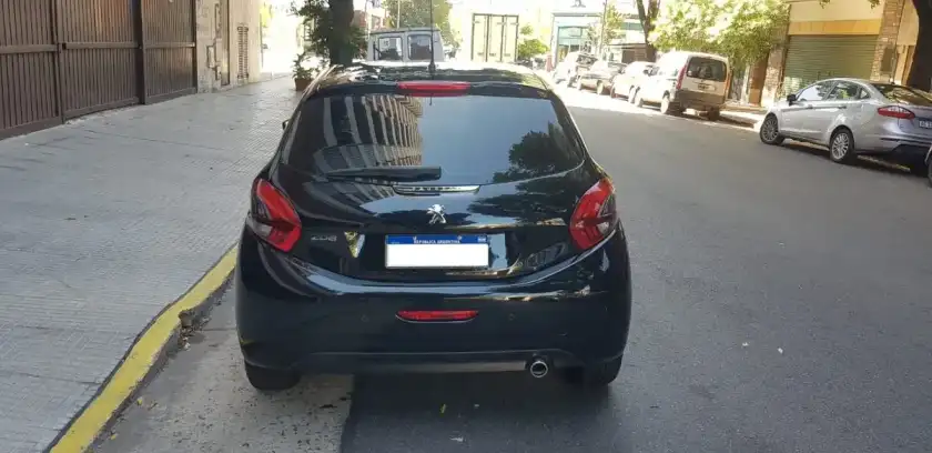 Peugeot 208 1.6 Allure Nav Tiptronic 2017 - foto 5