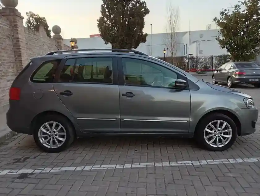 Volkswagen Suran 1.6 Trendline 11B 2012 - foto 4