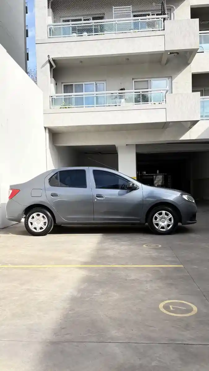 Renault Logan 1.6 Authentique Plus 85Cv Nac 2020 - foto 4