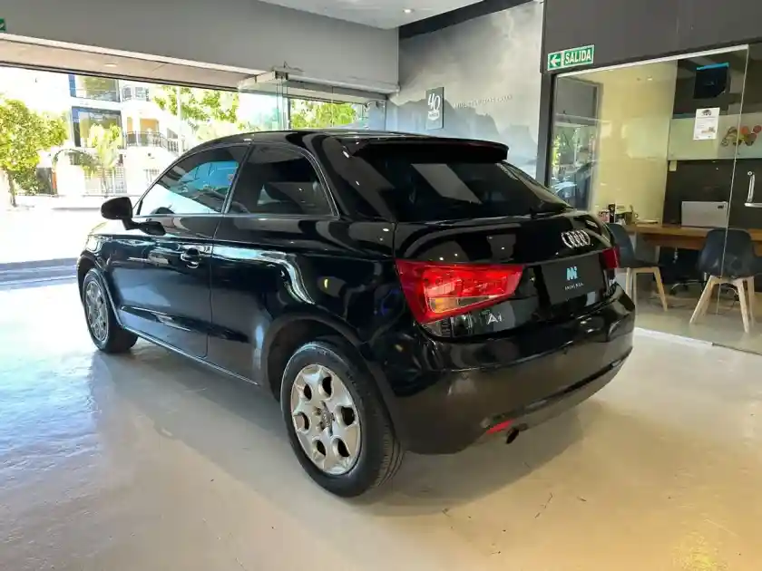 Audi A1 1.2 Turbo Atracttion 2014 - foto 4