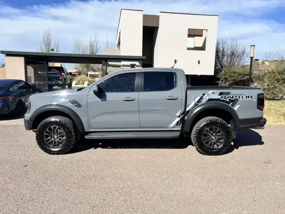 Ford Ranger Raptor 3.0L V6 Ecoboost Biturbo Cabina Doble 4X4 2023 - foto 2