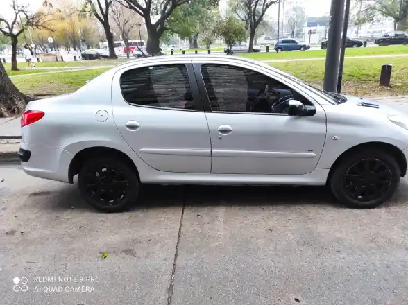 Peugeot 207 2.0 Sedan Xt Hdi 2010 - foto 3