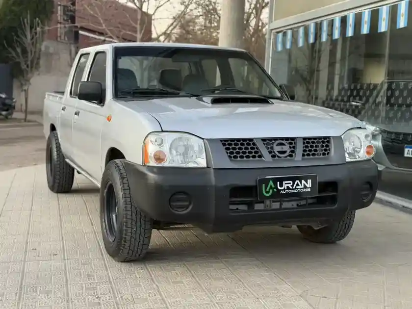Nissan Np300 2.5 Cabina Doble 133Cv 4X2 2011 - foto 2