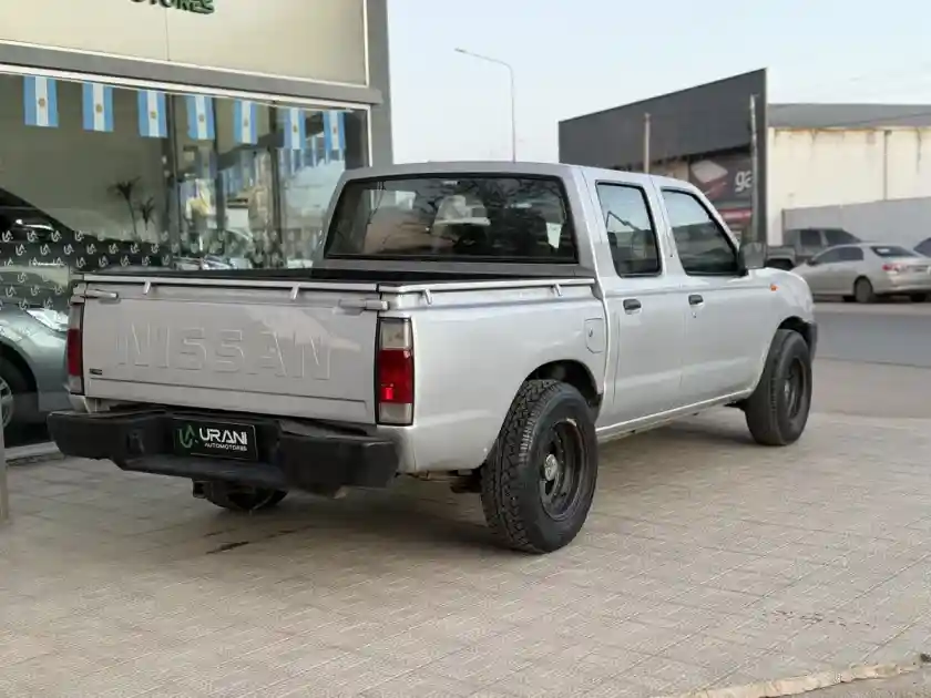 Nissan Np300 2.5 Cabina Doble 133Cv 4X2 2011 - foto 5