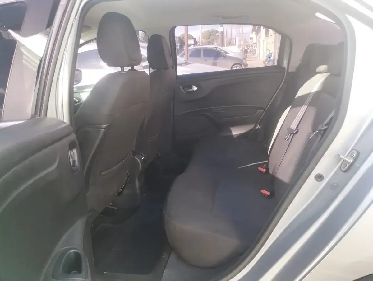 Citroën C-Elysee 1.6 Feel Vti 115 2019 - foto 4