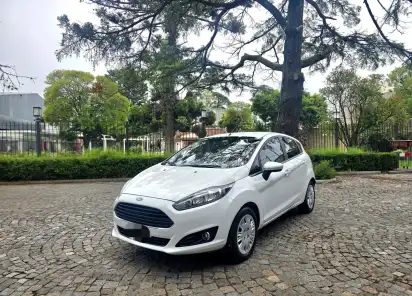 Ford Fiesta Kinetic 1.6 S 120Cv 2015 - foto 1