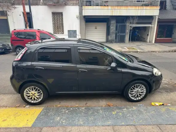 Fiat Punto 1.6 Essence Pack Tech 2013 - foto 2