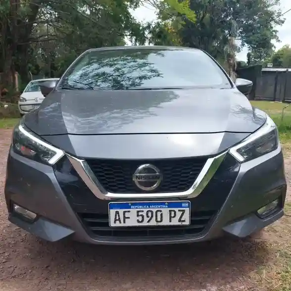 Nissan Versa 2022 - foto 1