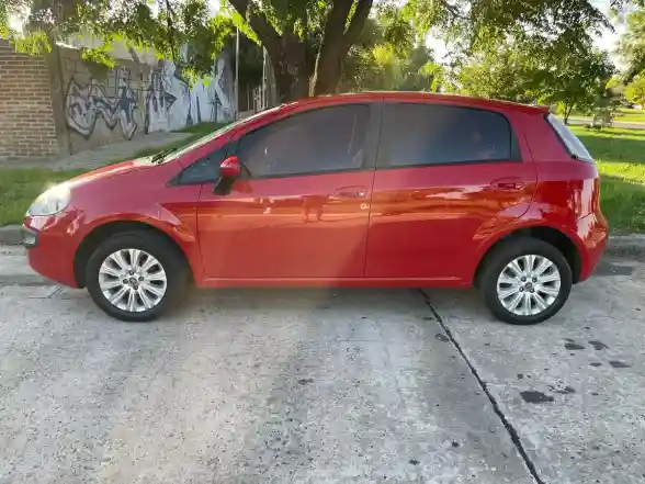 Fiat Punto 1.4 Attractive Pack Top Uconnect 2017 - foto 4