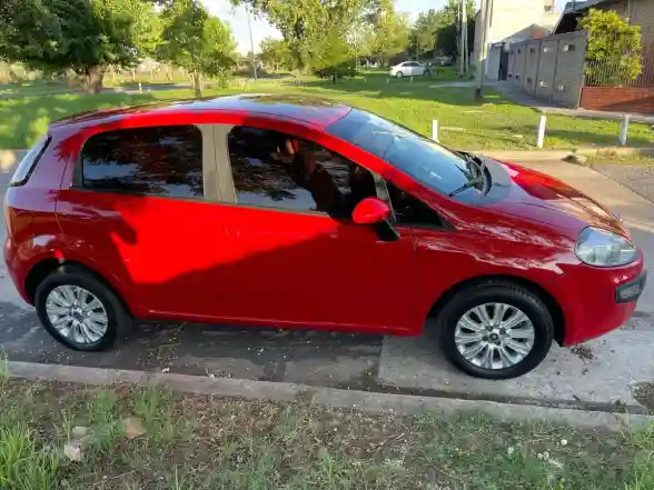 Fiat Punto 1.4 Attractive Pack Top Uconnect 2017 - foto 5