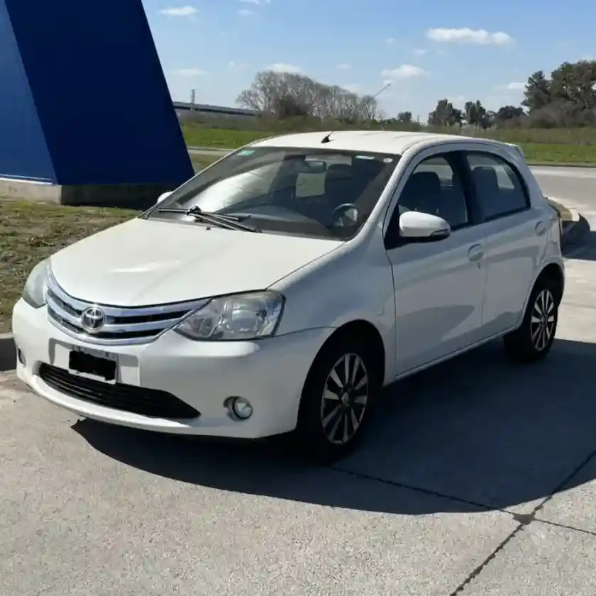Toyota Etios 1.5 Platinum 5 P 2016 - foto 1