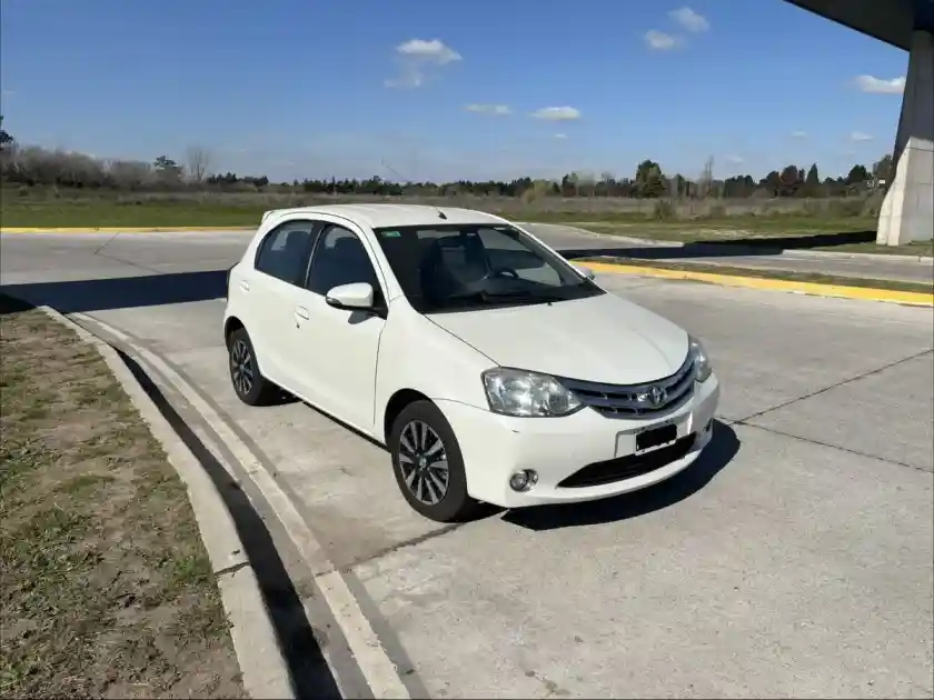 Toyota Etios 1.5 Platinum 5 P 2016 - foto 2