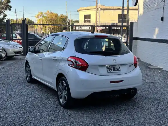 Peugeot 208 1.6 Feline Pack Cuir 2015 - foto 5
