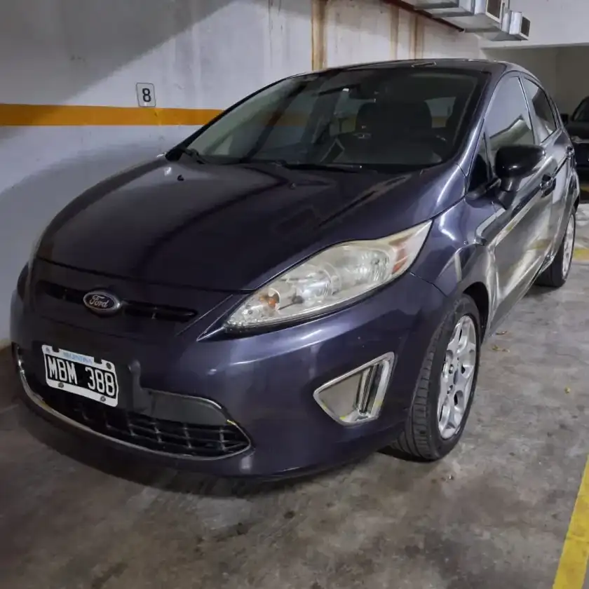 Ford Fiesta Kinetic 2013 - foto 1