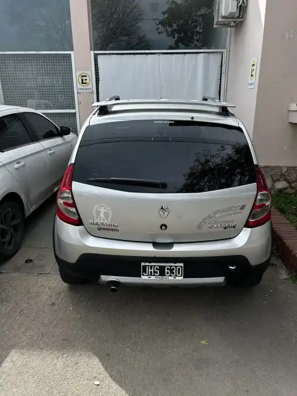 Renault Sandero Stepway 1.6 Confort 105Cv 2010 - foto 2