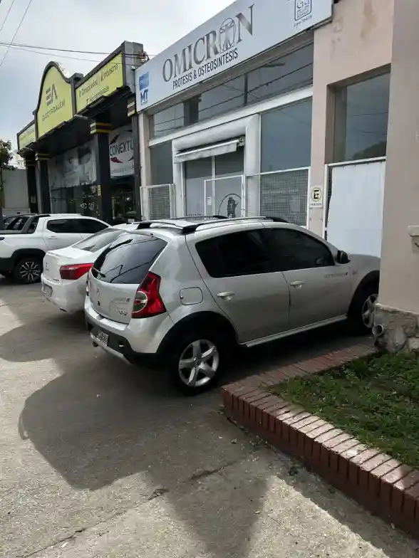 Renault Sandero Stepway 1.6 Confort 105Cv 2010 - foto 3
