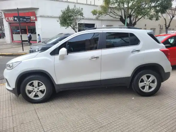 Chevrolet Tracker 1.8 Ltz Fwd Mt 140Cv 2017 - foto 3