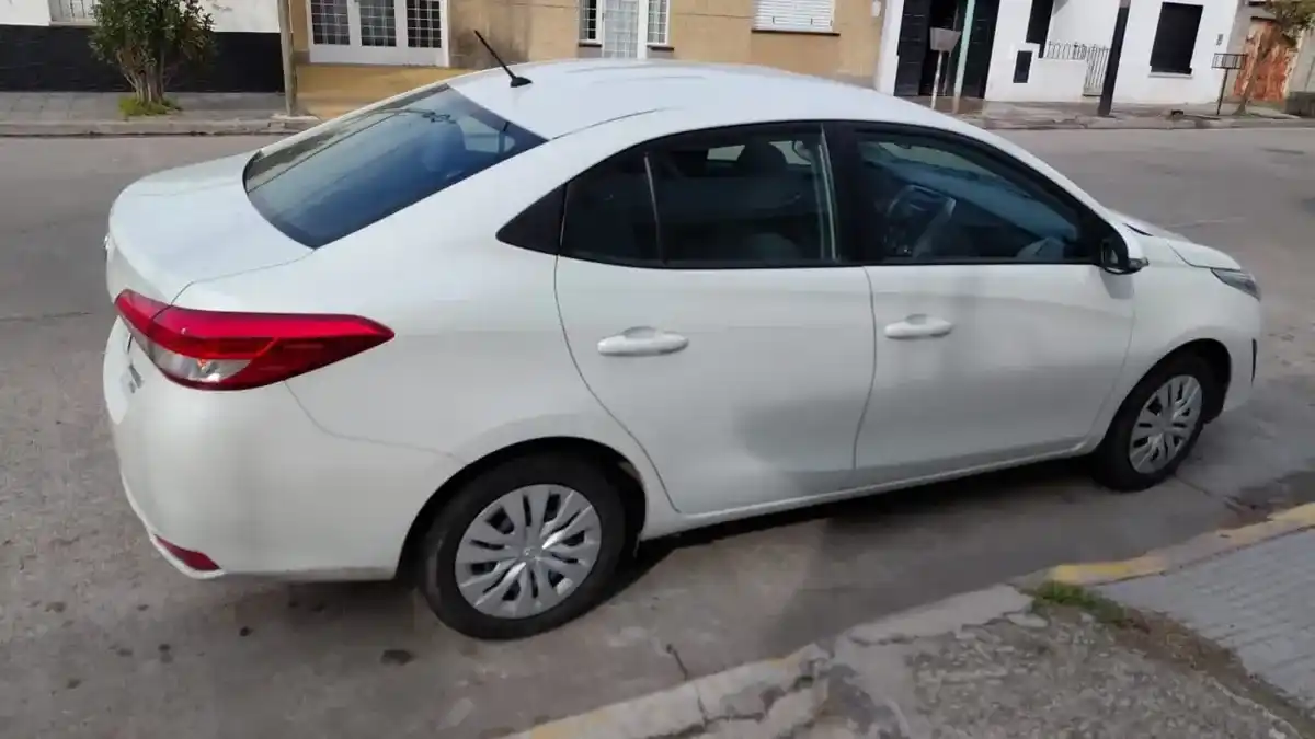 Toyota Yaris 1.5 107Cv Xs Sedan 2020 - foto 2
