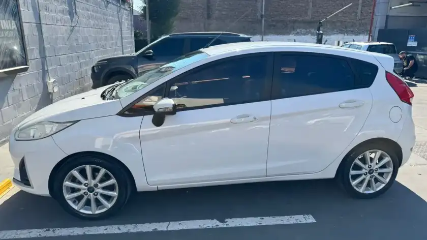 Ford Fiesta Kinetic 1.6 Se Plus At 120Cv 2018 - foto 2