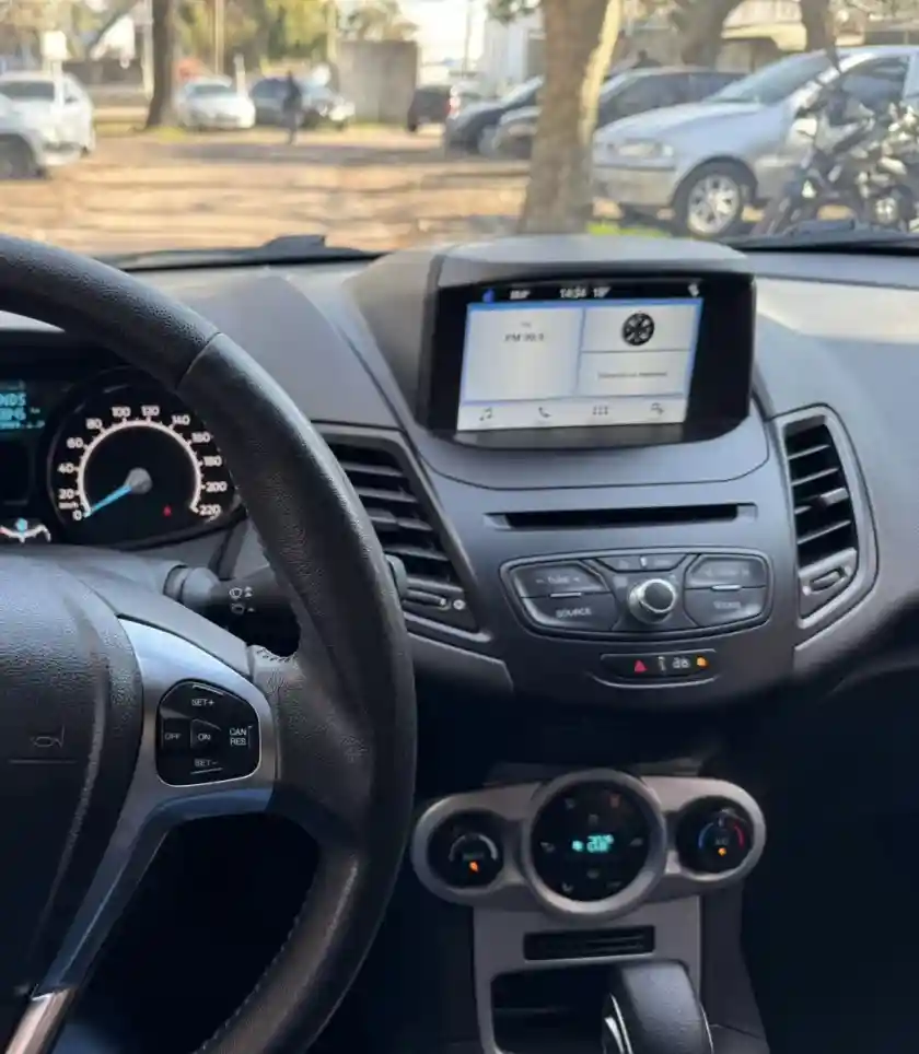 Ford Fiesta Kinetic 1.6 Se Plus At 120Cv 2018 - foto 3