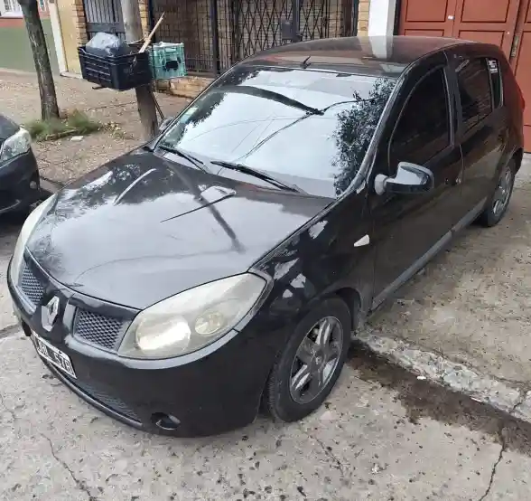 Renault Sandero 2010 - foto 1