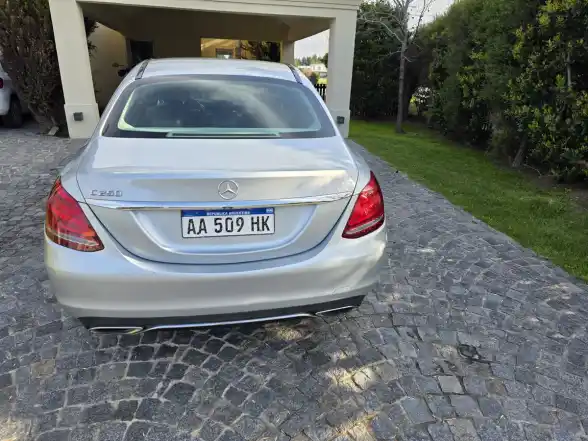 Mercedes-Benz Clase C 2.0 C250 Avantgarde 211Cv At 2016 - foto 4