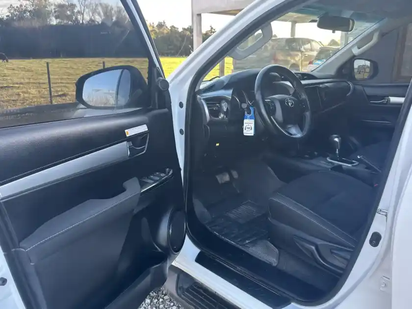 Toyota Hilux 2.8 Cd Sr 177Cv 4X4 2024 - foto 5