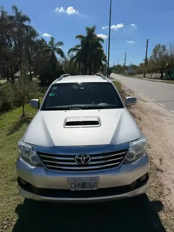 Toyota Sw4 3.0 Srv Cuero I 171Cv 4X4 2013 - foto 5