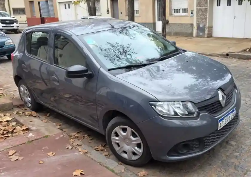Renault Sandero 1.6 Expression Pack 90Cv 2018 - foto 2