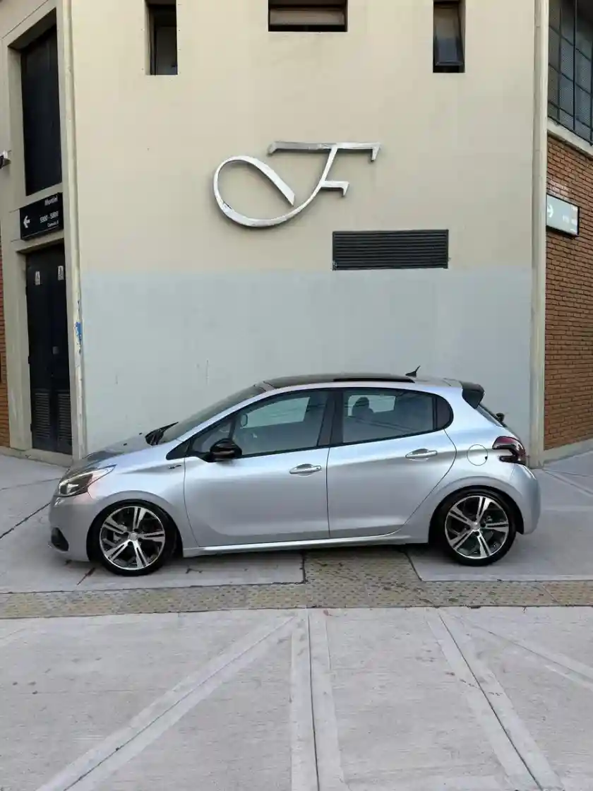 Peugeot 208 1.6 Gt Thp 2017 - foto 2