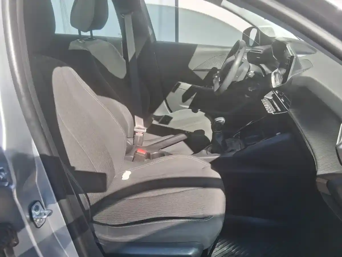 Peugeot 208 1.6 Active 2020 - foto 4