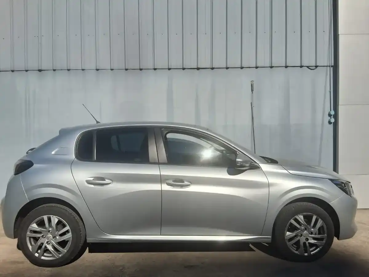 Peugeot 208 1.6 Active 2020 - foto 5