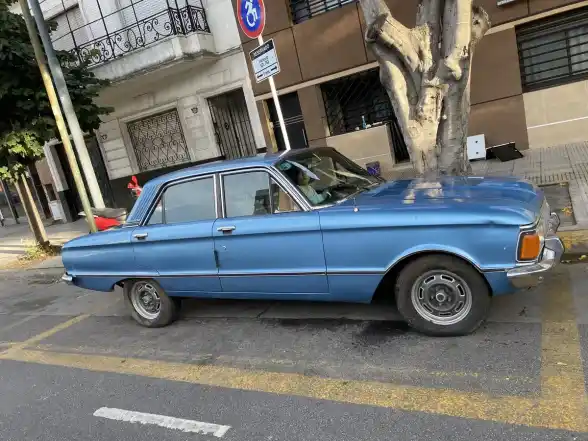 Ford Falcon 3.0 Lujo 1980 - foto 1