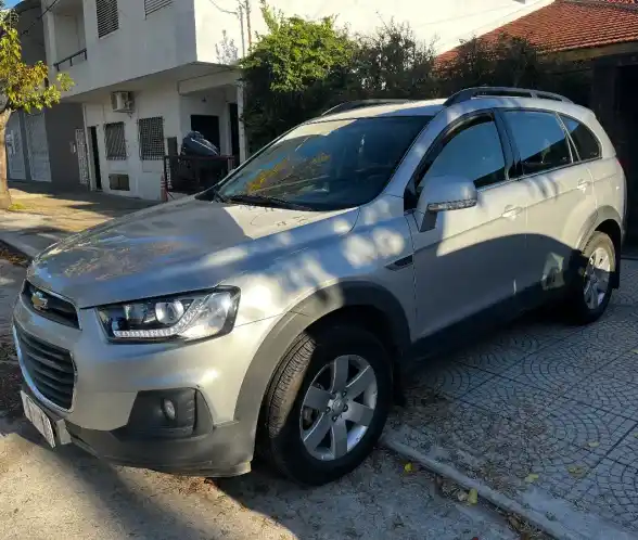 Chevrolet Captiva 2017 - foto 1