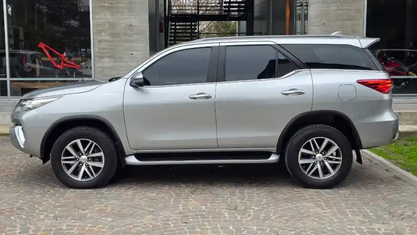 Toyota Sw4 2.8 Srx 177Cv 4X4 7As At 2020 - foto 4