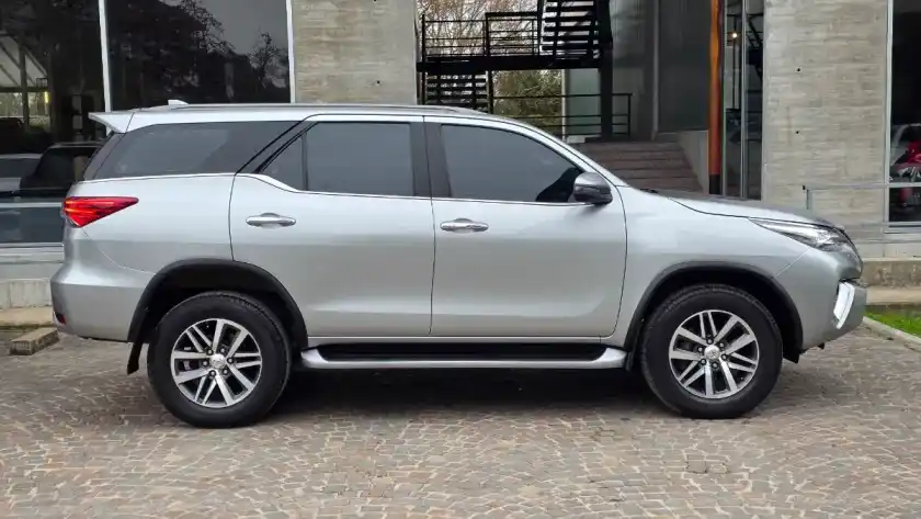 Toyota Sw4 2.8 Srx 177Cv 4X4 7As At 2020 - foto 5