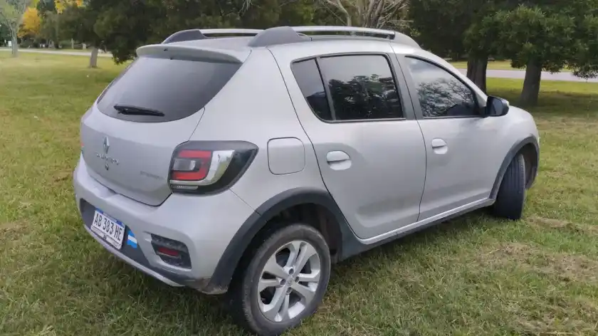 Renault Sandero Stepway 1.6 Dynamique 105Cv Nac 2017 - foto 4