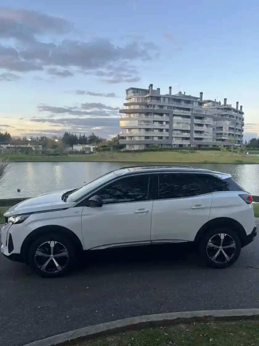 Peugeot 3008 1.6 Gt-Line Thp Pack Tiptronic 2024 - foto 2