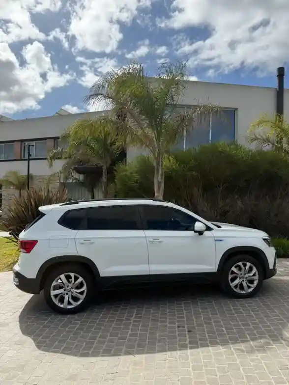 Volkswagen Taos 1.4 250 Tsi Comfortline 2023 - foto 4
