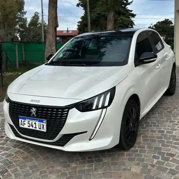 Peugeot 208 2022 - foto 1